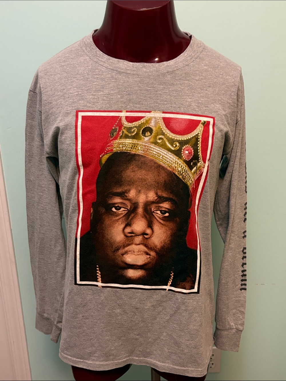 Men's Gray Long-Sleeve Graphic Tee with The Notorious B.I.G. Portrait